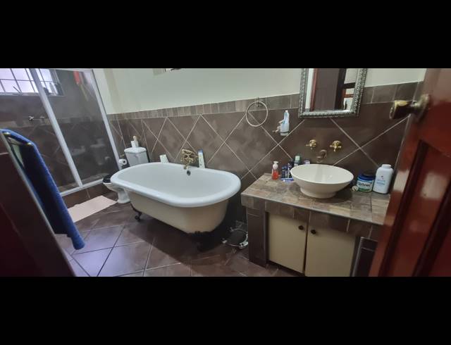 3 BEDROOM HOUSE FOR SALE IN GLENWOOD